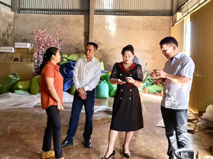 doan cong tac Huyen uy lam viec tai xa Ea Wy 2